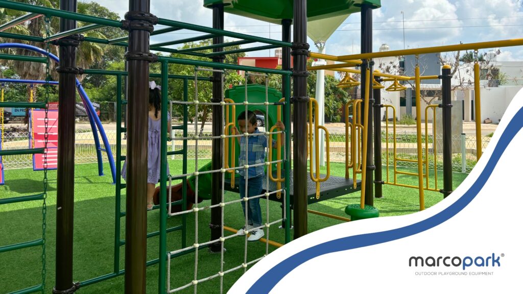 Juegos infantiles: Acero vs plástico ¿Cuál elegir?